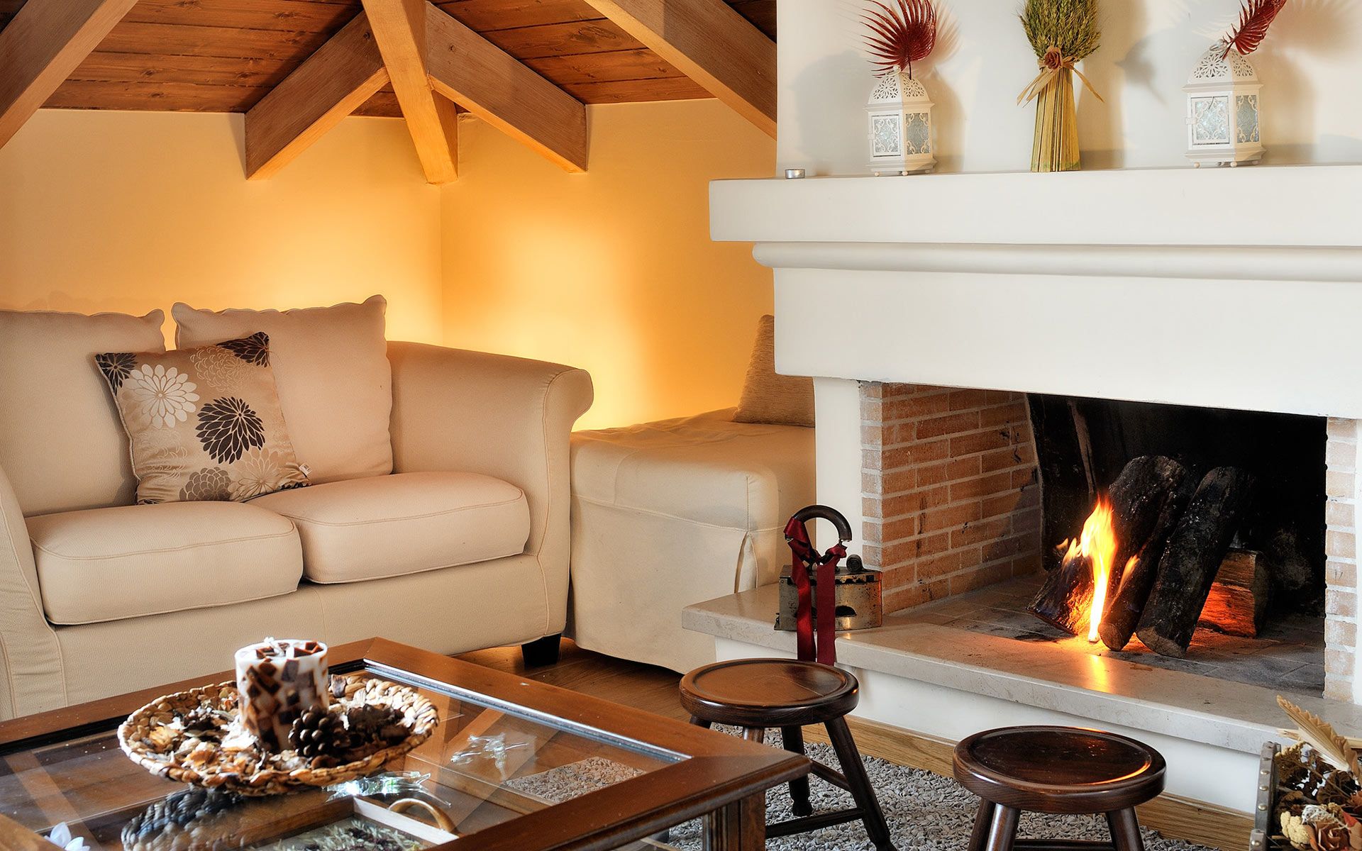 Konista Hotel Suite Fireplace