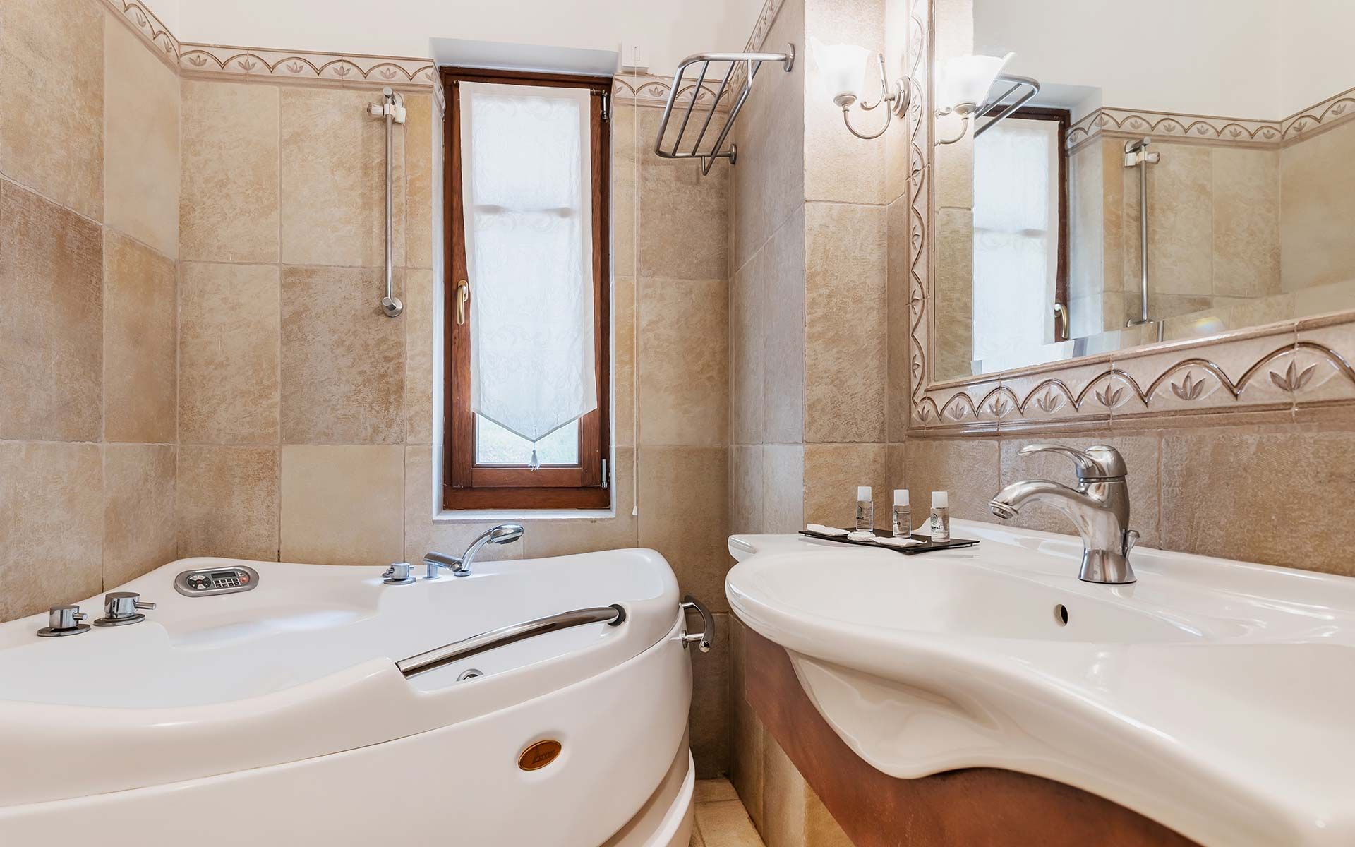 Bathroom with jacuzzi.