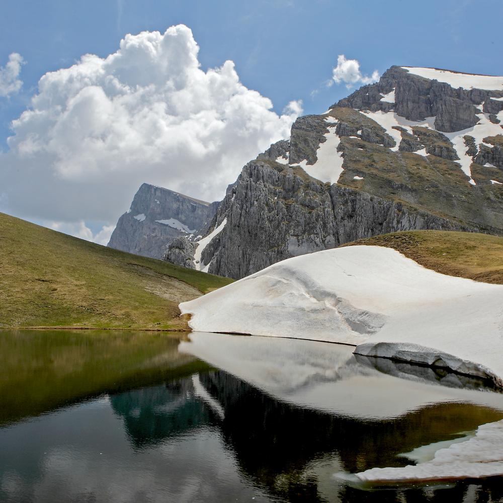 Hiking in drakolimni